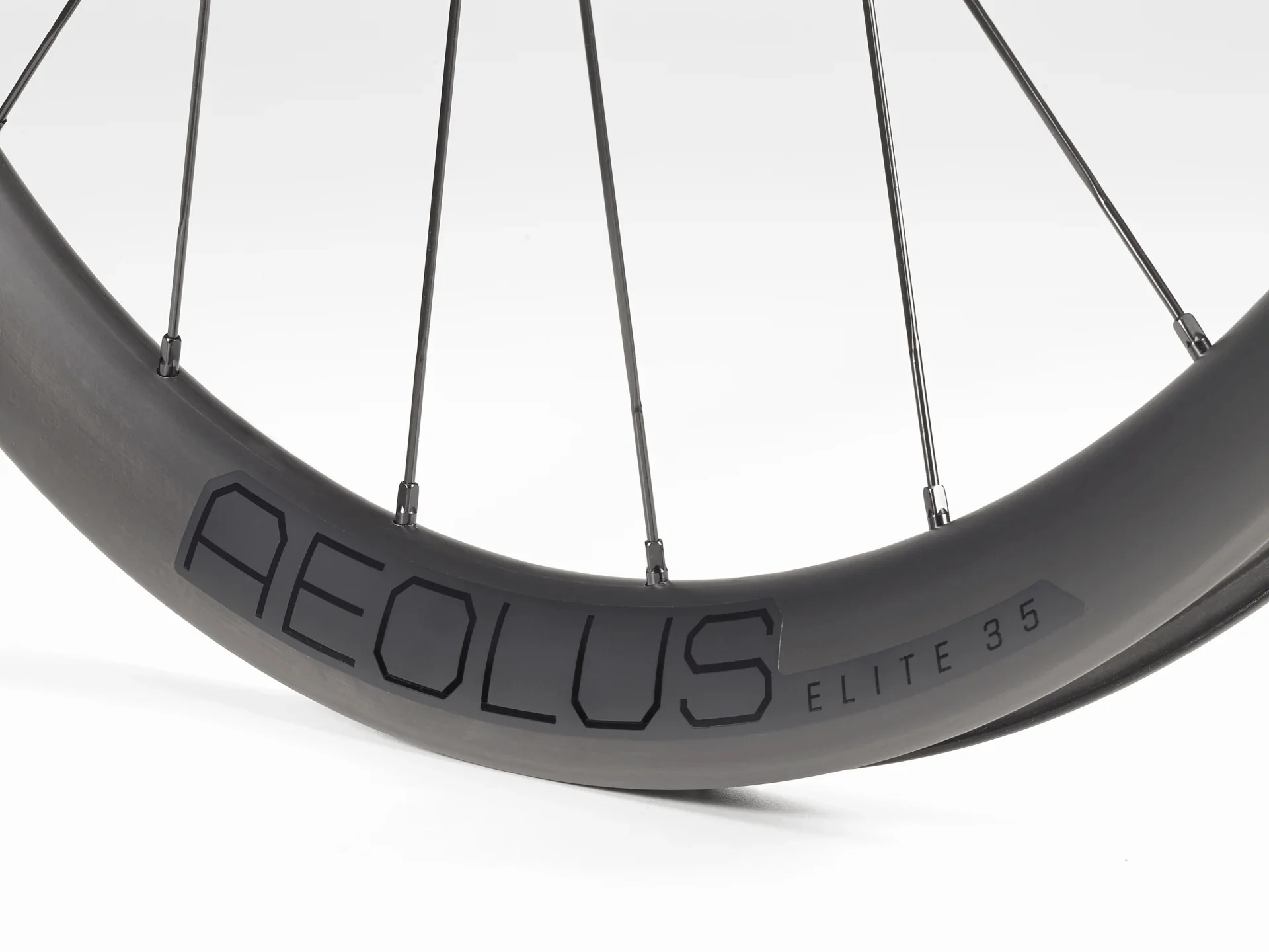 Bontrager Aeolus Elite 35 TLR Disc Road Wheel - Image 3